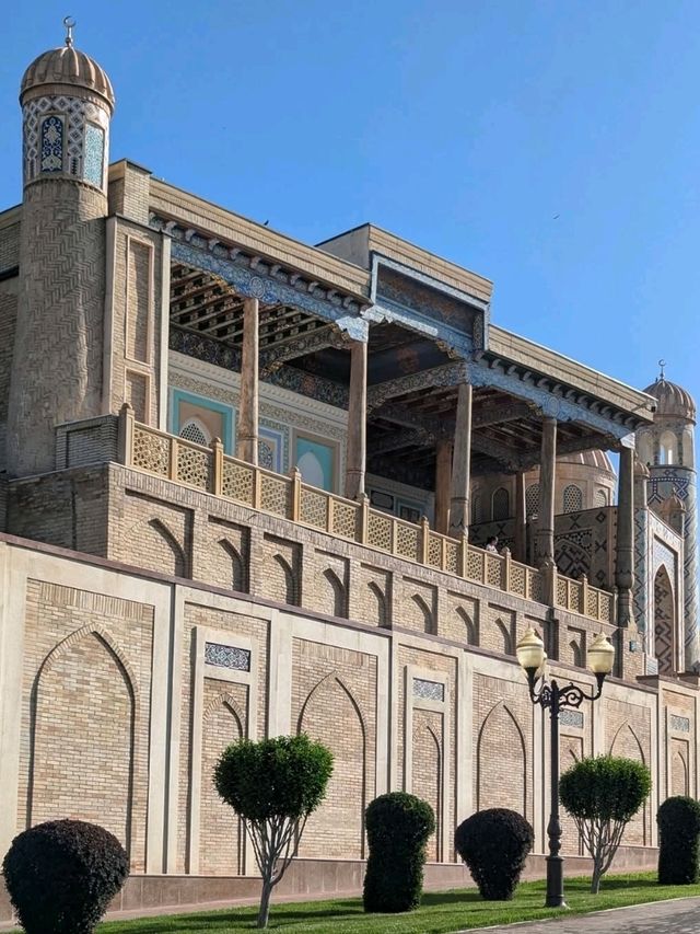 🕌 Gateway of Faith – Hazrat Khizr Mosque, Samarkand, Uzbekistan