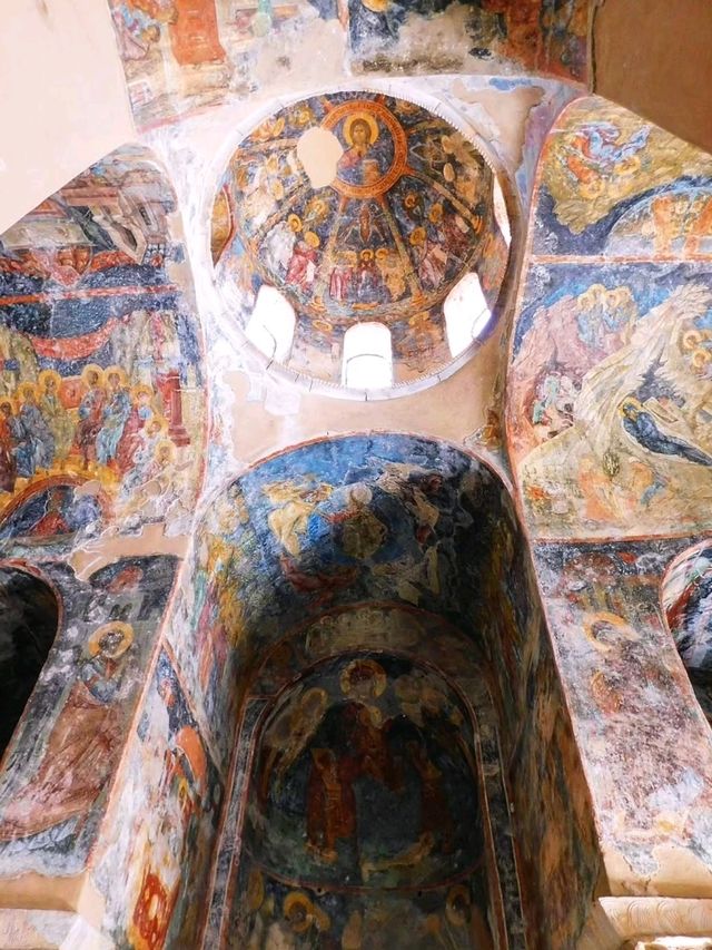 🏰 Mystras – The Byzantine Ghost City of the Peloponnese