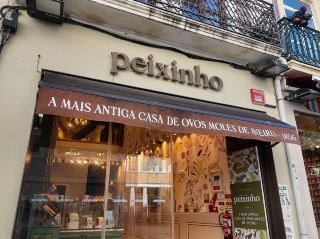 If you want to enjoy traditional sweets in Aveiro, this is the place🍬✨