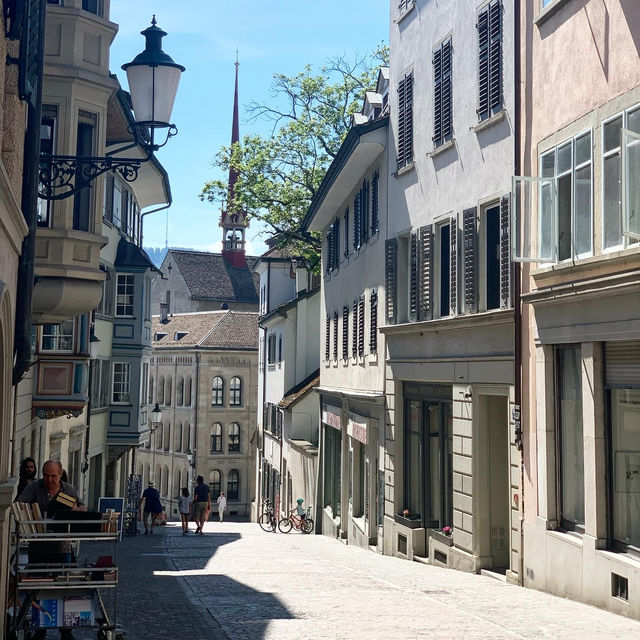 Zurich: Where Urban Vibes Meet Alpine Beauty 🇨🇭✨
