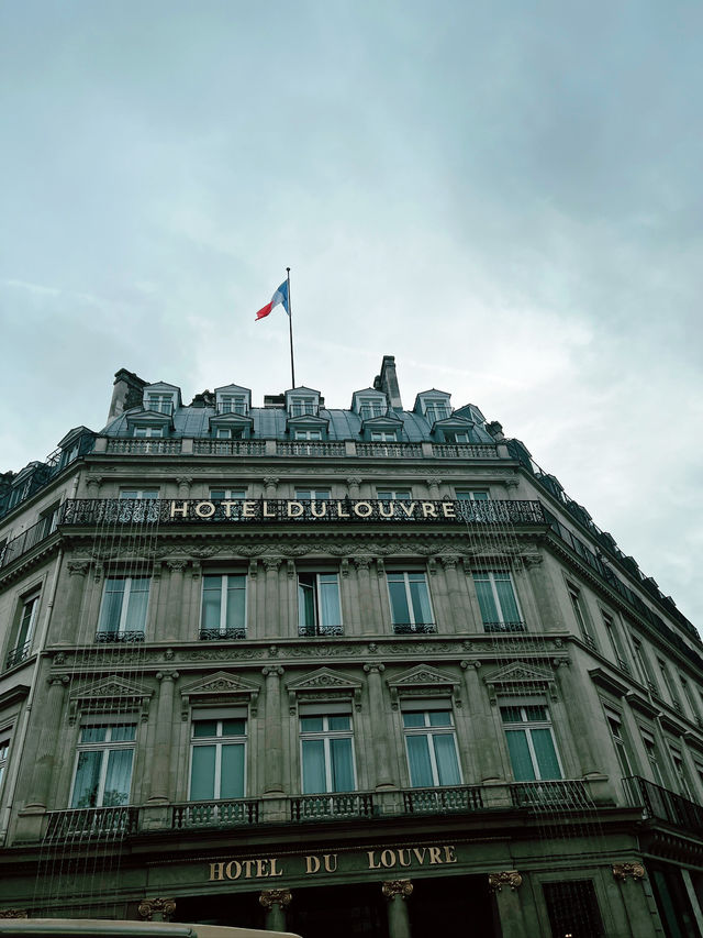 Paris’ Golden Triangle: Place Vendôme → Palais Royal → Louvre 🇫🇷 Paris’ Golden Triangle: Place Vendôme → Palais Royal → Louvre 🇫🇷