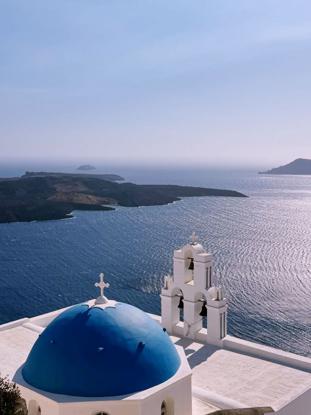 Winter in Santorini: Quiet Magic on a Blue-and-White Island Winter in Santorini: Quiet Magic on a Blue-and-White Island