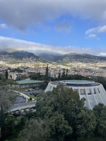 佩斯塔納賭場公園飯店：擁有獨特景觀的標誌性設計飯店