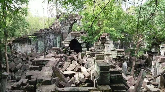 Angkor's smile 😊