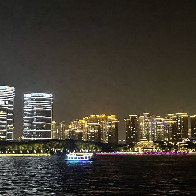 Night Cruise 🛳️on JINJI lake 🌊