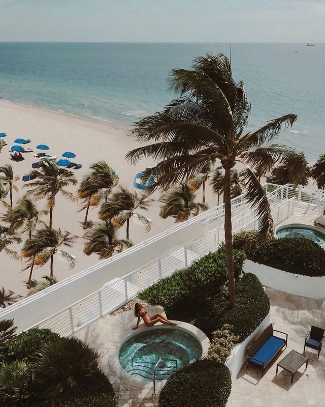 Balcony Bliss at @theritzcarltonfortlauderdale