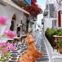 exploring the beautiful streets of Mykonos