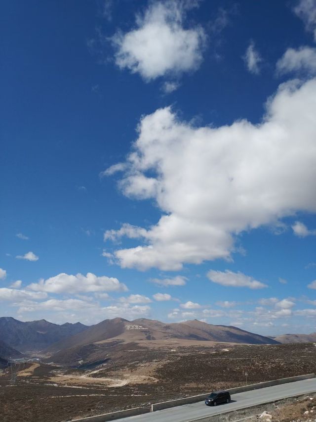 甘孜藏族自治州，欣賞日照金山再來泡個溫泉