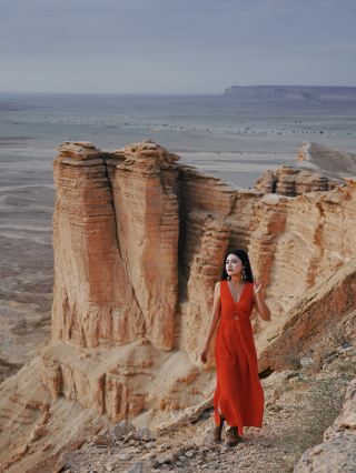 So this is what the end of the world looks like! The most shocking sight in Saudi Arabia, the Cliff of the World, is a must-see