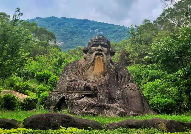Qingyuan Mountain not only looks at Laozi but also at Master Hongyi