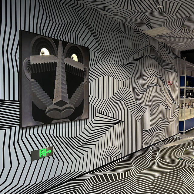 Explore the Rooms of the Paradox Museum: Where Perception Shifts and Minds Unravel