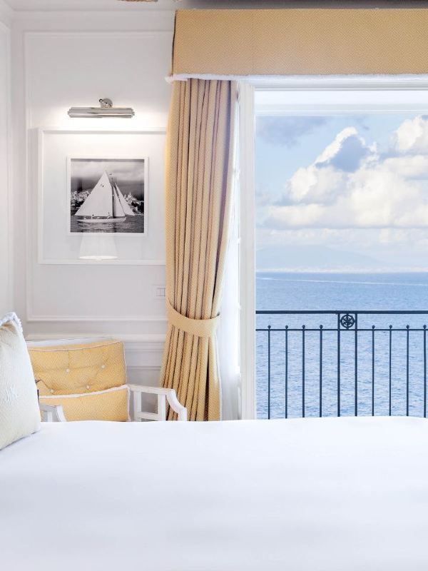 Capri's Cozy Corners: Top Hotel Picks 🌟🏨🍋