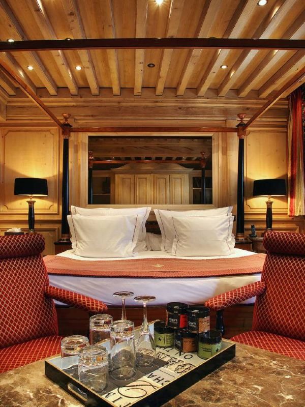 🌟 Courchevel's Cozy Retreat: Le Saint Joseph Unveiled 🏔️✨