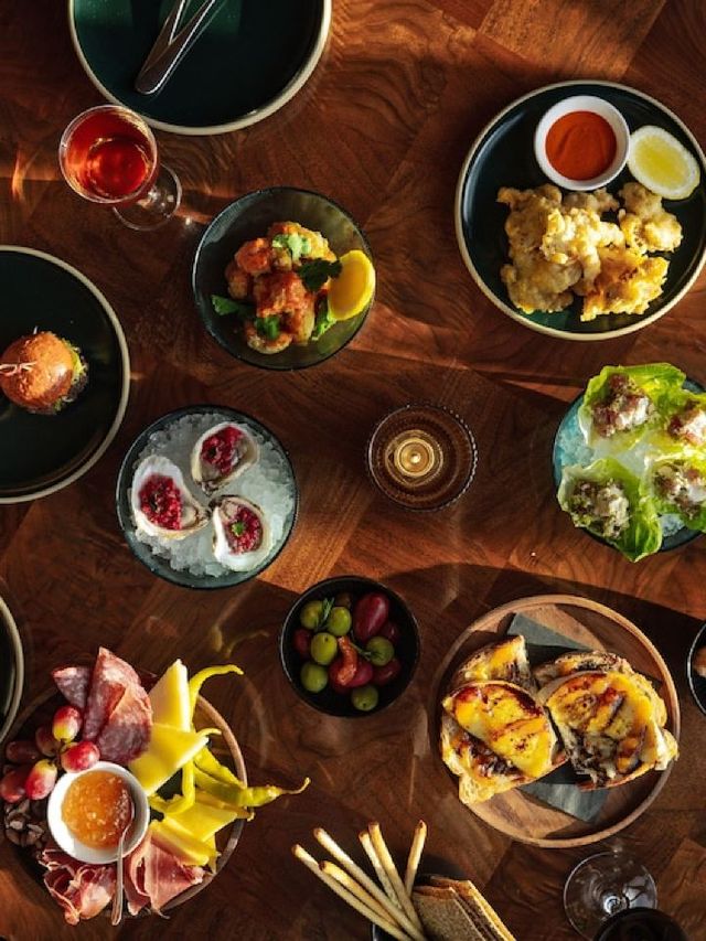 🌟 Toronto's Trendy Retreat: Ace Hotel Spotlight 🌟