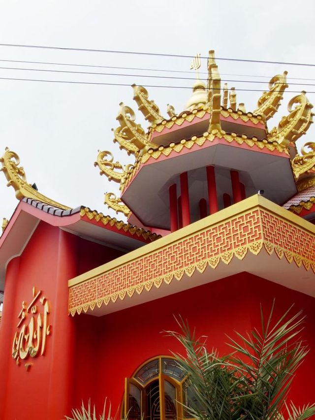 🕌💫 Unveiling Jakarta's Cultural Fusion: Tjia Khang Hoo Mosque 🇮🇩