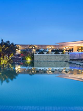 🌟 Bandung Bliss: Stay in Style at The Papandayan 🌟