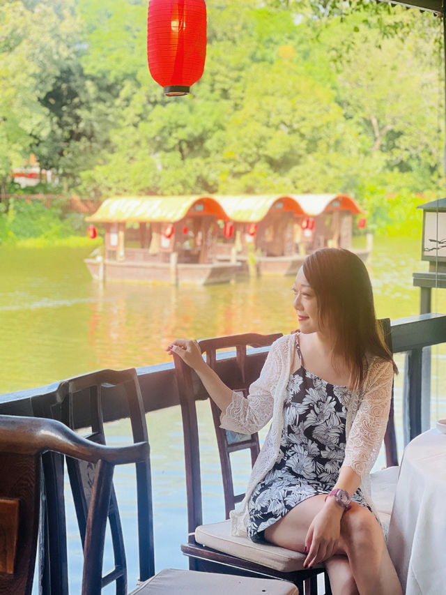 📍廣州唐荔園｜倚湖品茶，賞倒影斑駁🏮
