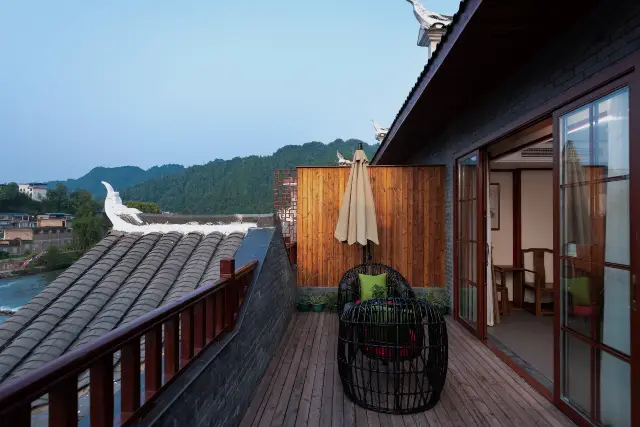 A beautiful river view room, everything you want is here! 