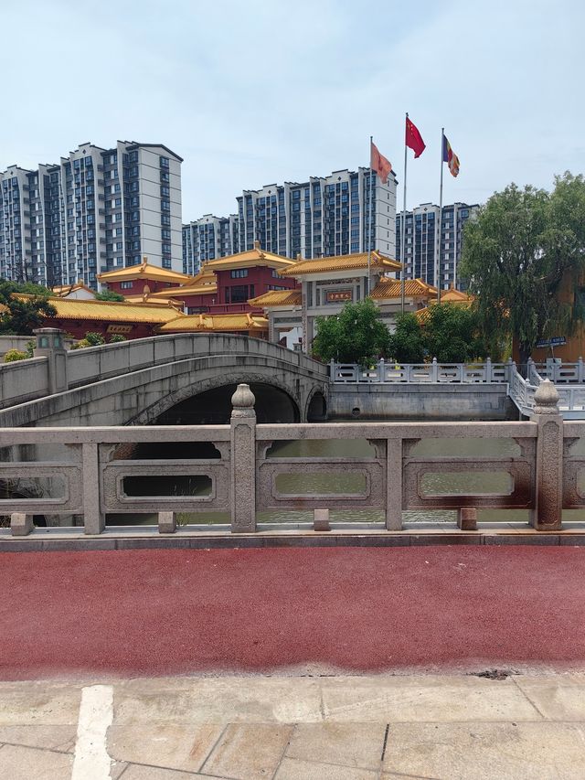 快來七寶古鎮，感受這古色古香的魅力吧。
