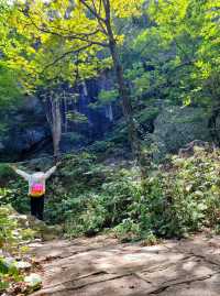 南陽五朵山中原名山登山之路。