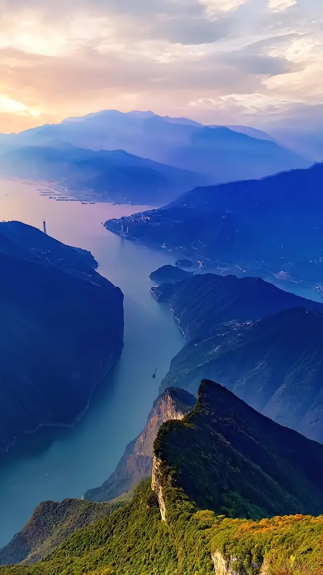 三峽之巔，美景如畫，一生必遊之地！。