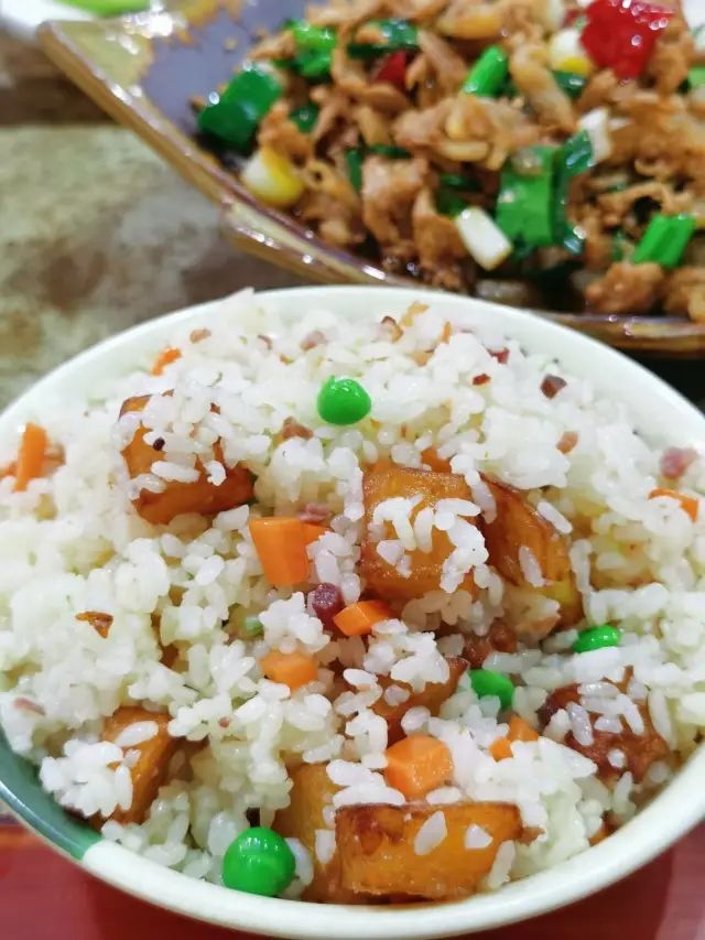 A local recommended affordable farmhouse restaurant in Kunming. 