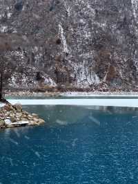 松坪溝落雪了，趁著免票怎麼也得去一次吧。
