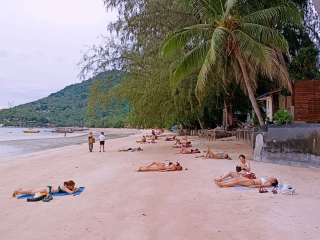 Pocket-Friendly Paradise: The Ultimate Guide to Cheap Travel in Koh Larn