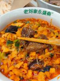 嚟呢度食泡饃嘅都係本地人，真係老陝認證。