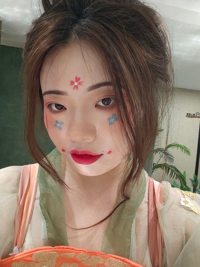 杭州總要嚟西湖邊影一次漢服啦！
