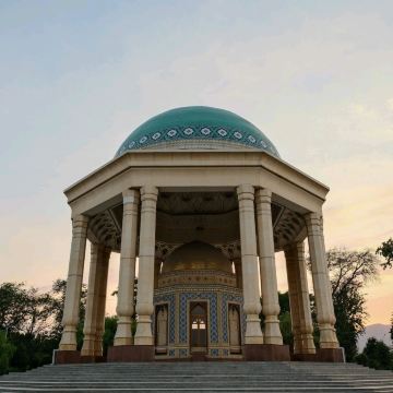 Kamoli Khujandi Park – A Peaceful Oasis in Khujand 🌿🎶