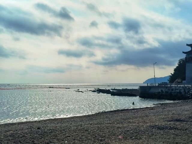 黃金山浴場：旅順原生態觀海寶地，歷史與海景交融超惬意