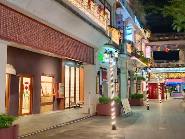 夜晚漫步感受建築魅力  百年東街 10月内地游