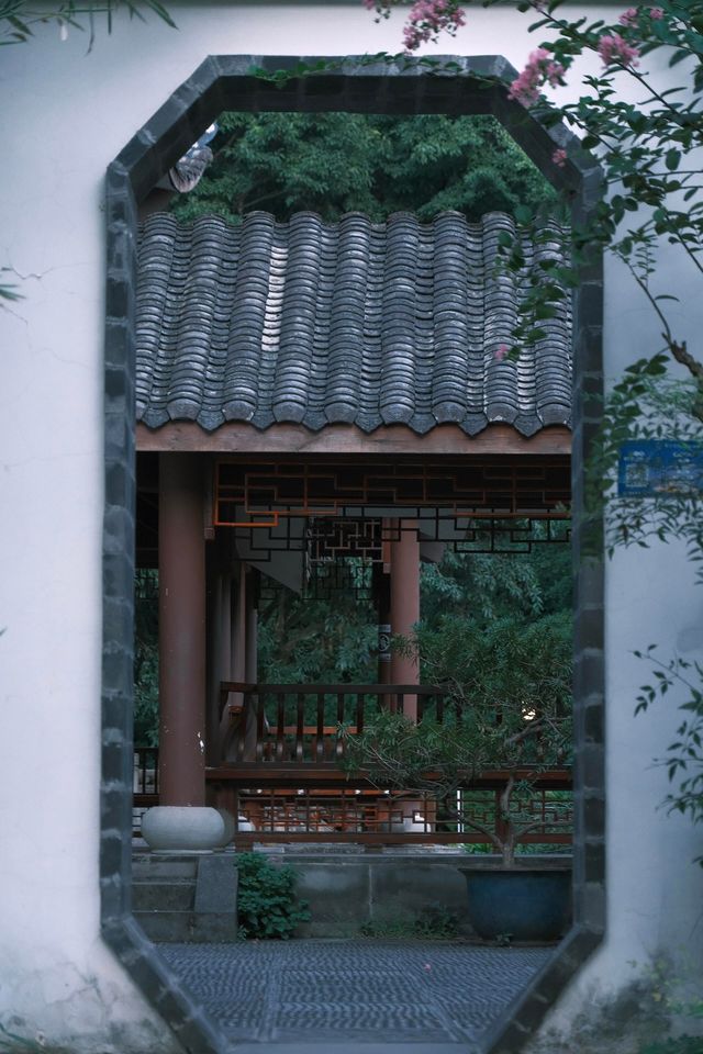 重慶｜石門公園的「新中式」雨天美學
