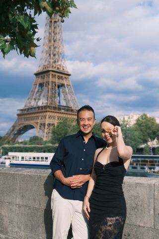 Самый романтический маршрут в Париже: прогулка рука об руку вдоль Сены от Эйфелевой башни до моста Начала.