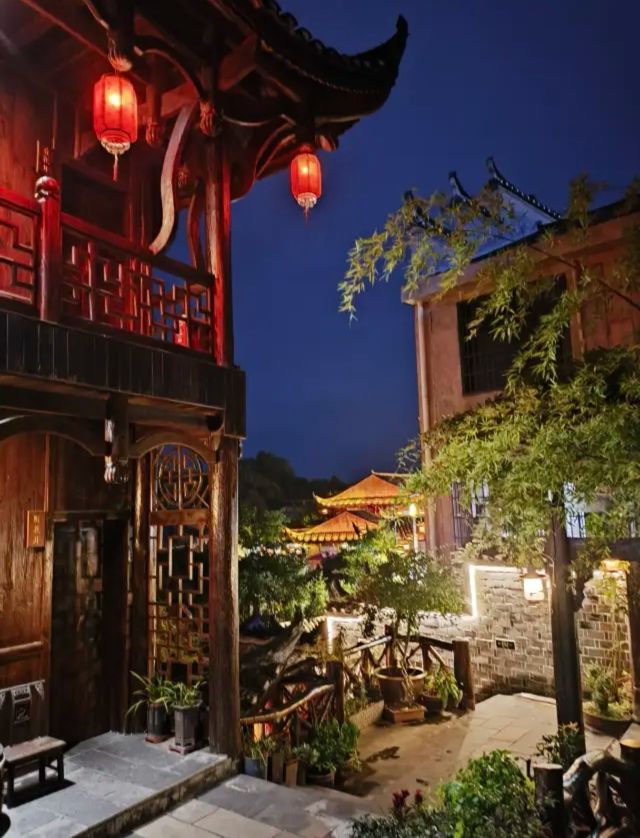 《芙蓉鎮懸園觀景庭院民宿：古色古香院落裡，沉浸式體驗土家風情》