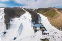 崇禮滑雪在雲頂,滑進滑出還看到了蘇翊鳴谷愛凌 滑雪度假的終極幸福是不用扛板暴走、不用趕接駁車,下