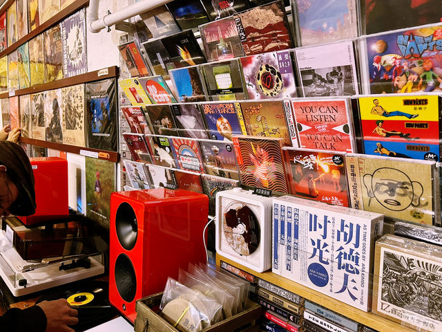 一間裝潢有靈魂的咖啡廳,在華僑城 一間裝潢有靈魂的咖啡廳,在華僑城