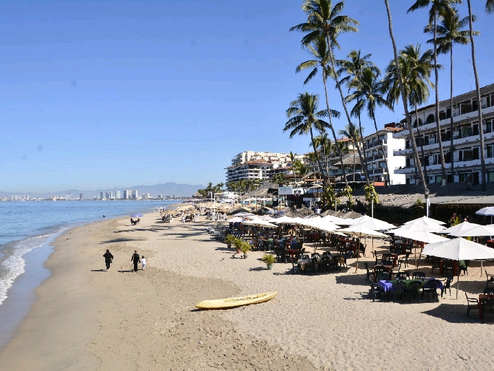 Puerto Vallarta Travel Guide: A Resort City Blending the Pacific Ocean and Tradition
