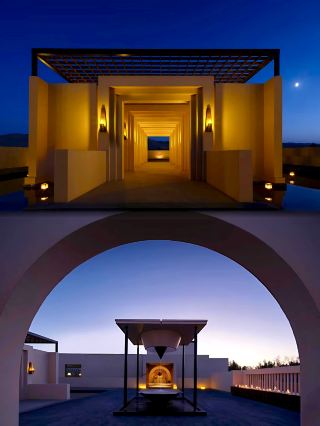 Go to Dunhuang for Labor Day! This desert art hotel that went viral before opening lets you live inside a mural