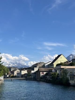 インターラーケンを離れて、アーレ川畔の千年の優しい町に出会う