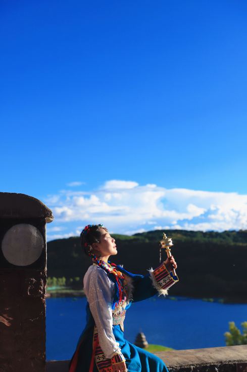 赤い壁と黄金の屋根：シャングリラでチベット信仰に出会う | Trip.com