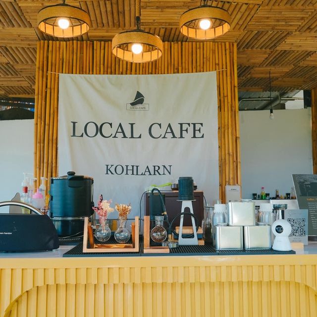 Local café พื้นเพ เกาะล้าน เห็นวิวพัทยาทั้งเมือง