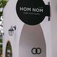 HOMNOM cafe and studio