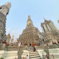 Beautiful sunset with amazing temple views 