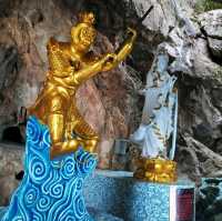 เขาช่องกระจก  วัดธรรมิการาม 