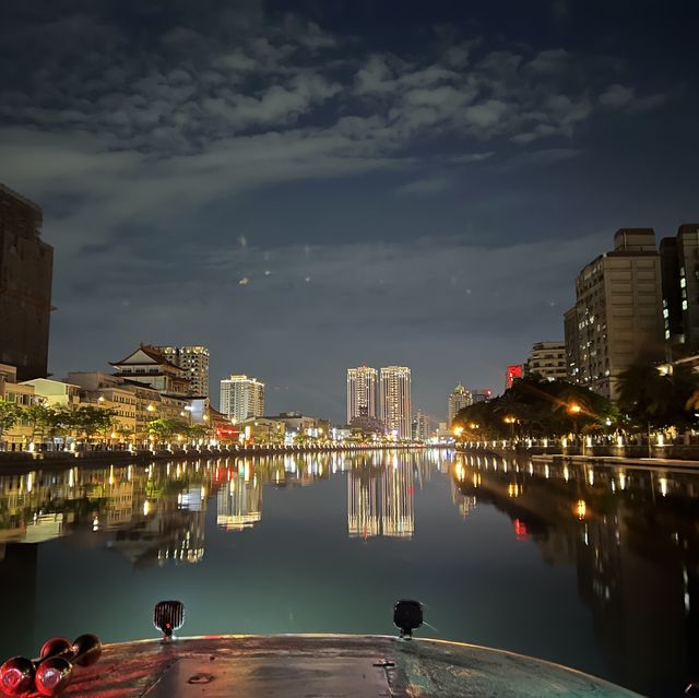 台南《安平運河遊船》好像來到國外遊河 夜間遊河超美 台南《安平運河遊船》好像來到國外遊河 夜間遊河超美