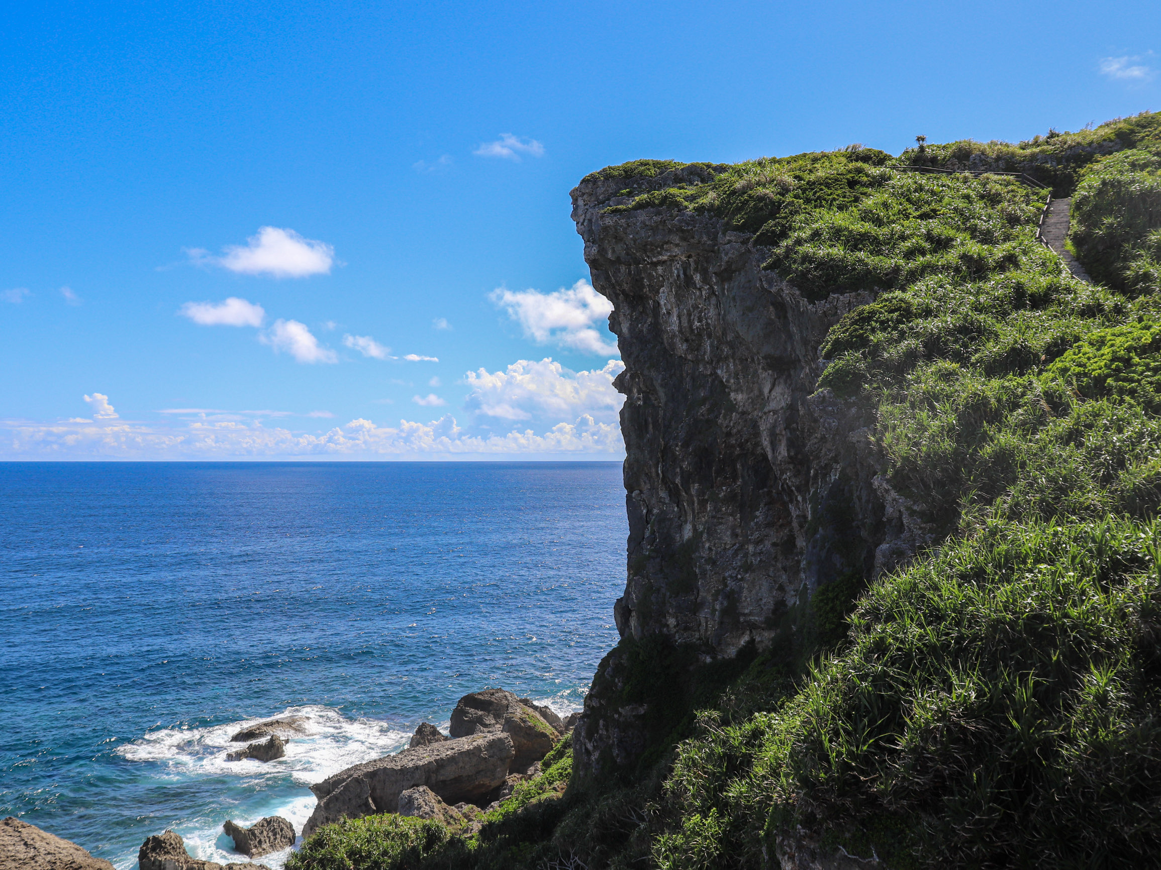 沖縄県】知る人ぞ知る絶景スポット:ムイガー断崖 | Trip.com 宮古島