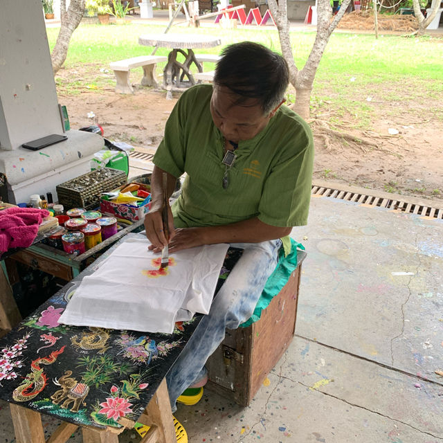 Visit the beautiful Umbrella Making Center - Chiang Mai
