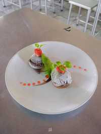 ร้านผัดไทในสวนฝีมือระดับเชฟโรงแรมในราคาท้องถิ่น